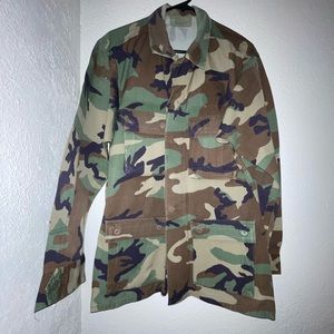 Military Vintage/Field US/BDU Combat Woodland Camouflage Jacket.‎